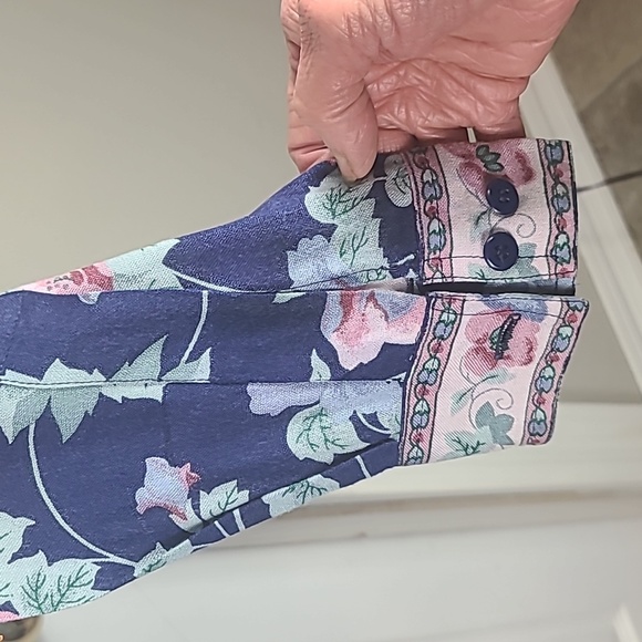 Keren Hart Vintage Button Down Blouse - Picture 4 of 11